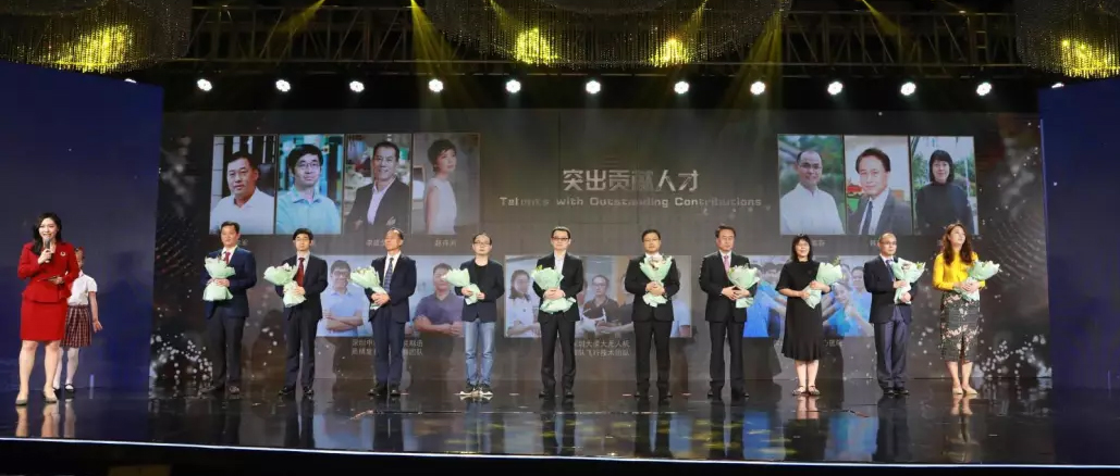 用一朵棉花改变天下，，，，yl6809永利董事长李建全获龙华“突出孝顺人才”奖